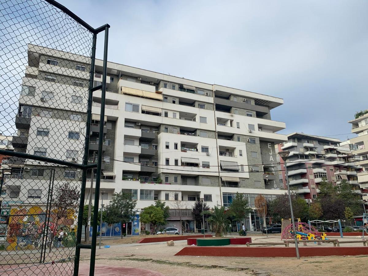 Yourhome Tiranë Luaran gambar